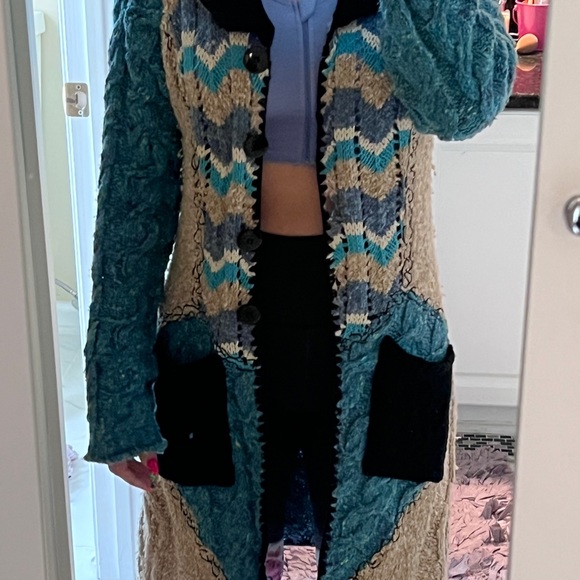 Knit crochet Sweater Cardigan Duster. Handmade and purchased in Brazil.Size S/M - Picture 4 of 9